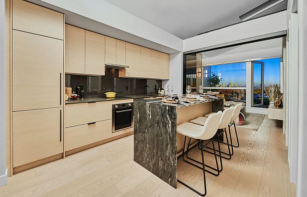 202 8030 Oak Street Marpole