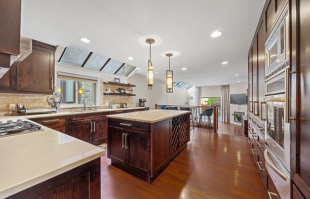 5483 Carnarvon Street Kerrisdale