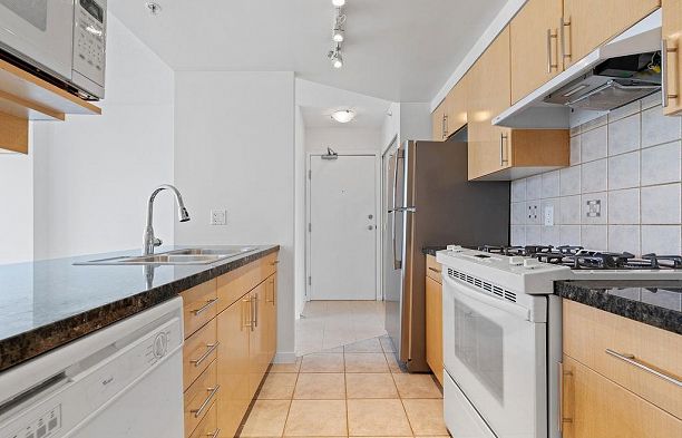 2705 193 Aquarius Mews Yaletown