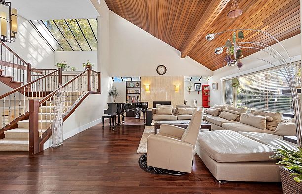 5483 Carnarvon Street Kerrisdale