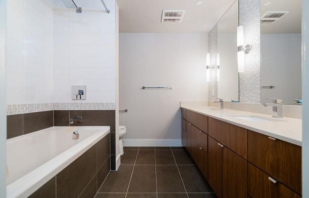 901 159 W 2ND AVENUE, Vancouver BC V5Y 0L8 False Creek