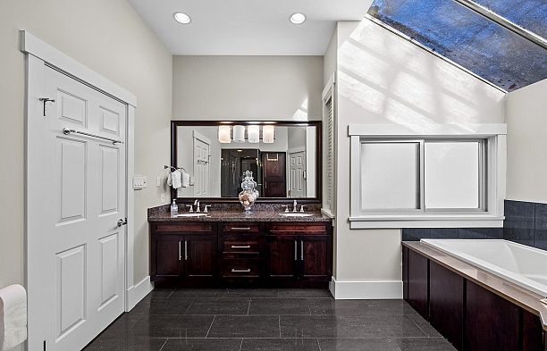 5483 Carnarvon Street Kerrisdale