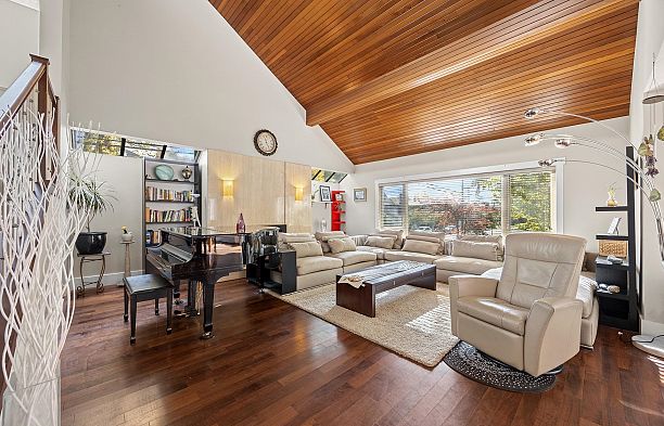 5483 Carnarvon Street Kerrisdale