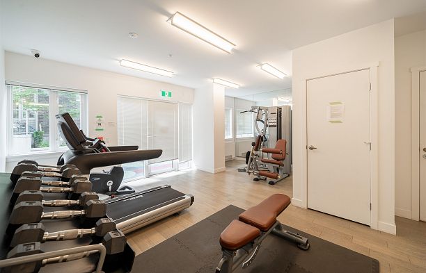 6725 Cambie Street South Cambie