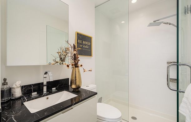 6725 Cambie Street South Cambie