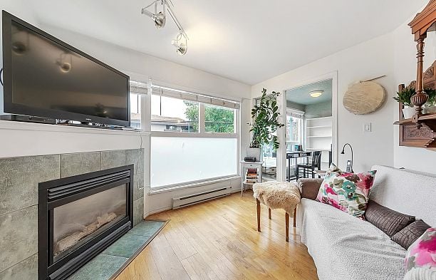 203 2025 Stephens Street Kitsilano