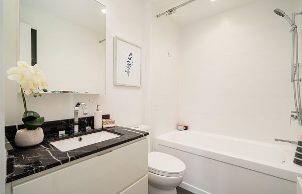 6725 Cambie Street South Cambie