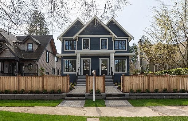 3026 W 32nd Avenue MacKenzie Heights