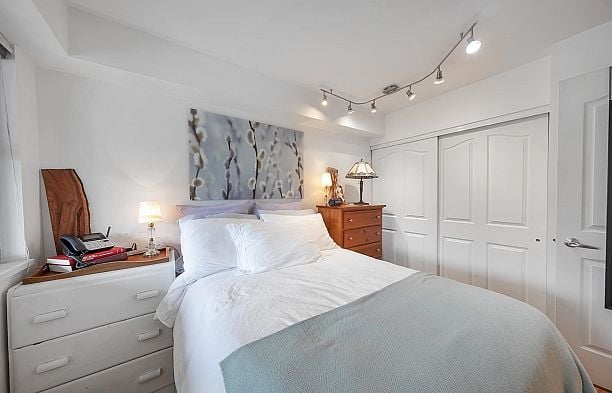 203 2025 Stephens Street Kitsilano