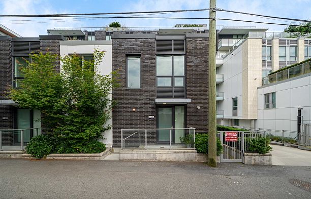 6725 Cambie Street South Cambie