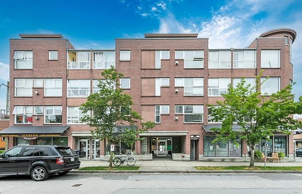 203 2025 Stephens Street Kitsilano