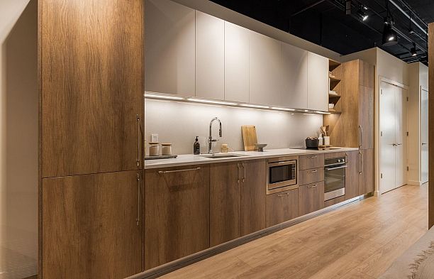 312 133 W 49th Avenue Oakridge VW