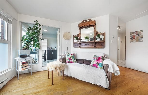 203 2025 Stephens Street Kitsilano