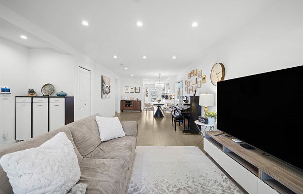 870 W 59th Avenue Marpole