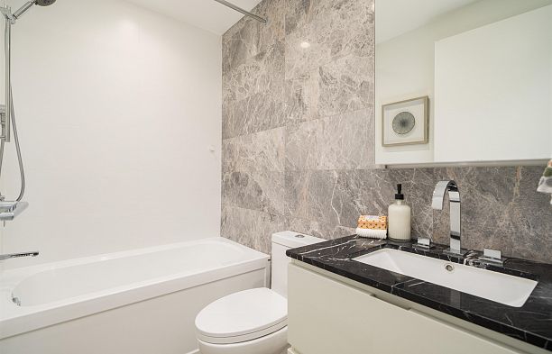 6725 Cambie Street South Cambie