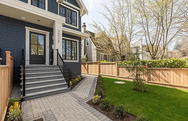 3026 W 32nd Avenue MacKenzie Heights