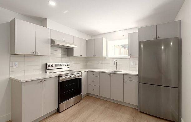 3026 W 32nd Avenue MacKenzie Heights