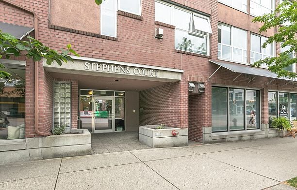 203 2025 Stephens Street Kitsilano