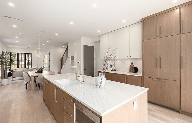 3026 W 32nd Avenue MacKenzie Heights
