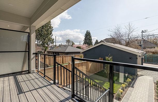 3026 W 32nd Avenue MacKenzie Heights