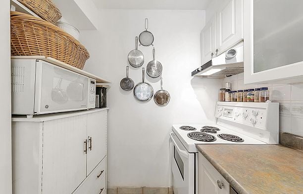 203 2025 Stephens Street Kitsilano