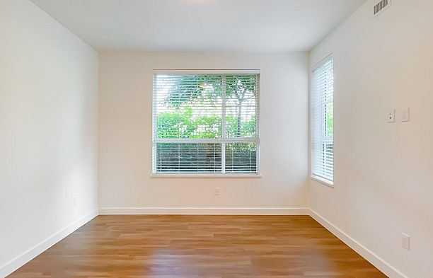 110 7928 Yukon Street Marpole