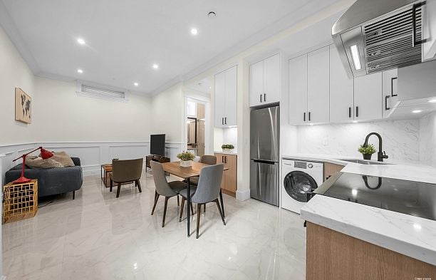 2877 W 15th Avenue Kitsilano