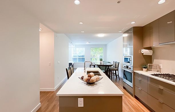 110 7928 Yukon Street Marpole