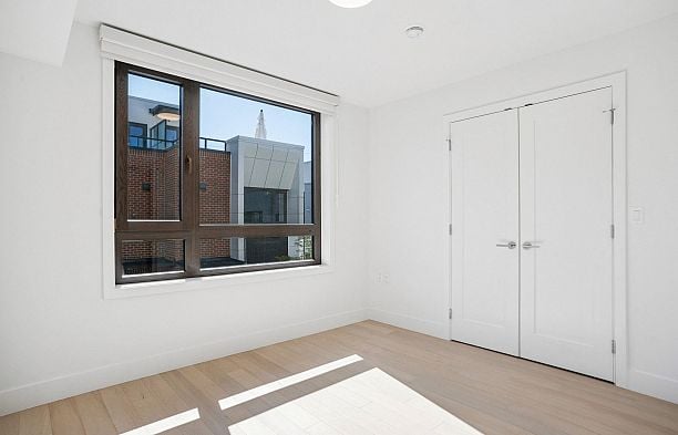 6268 Oak Street Oakridge VW