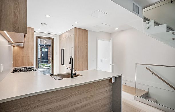 6268 Oak Street Oakridge VW