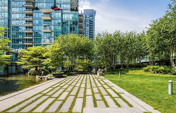 1402 499 Broughton Street Coal Harbour