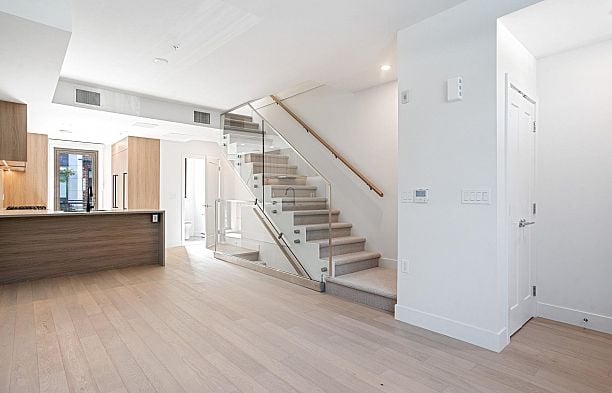 6268 Oak Street Oakridge VW