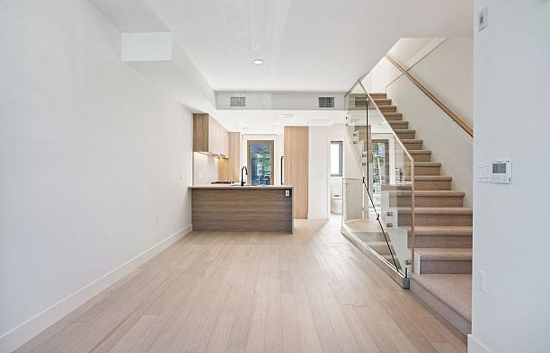 6268 Oak Street Oakridge VW