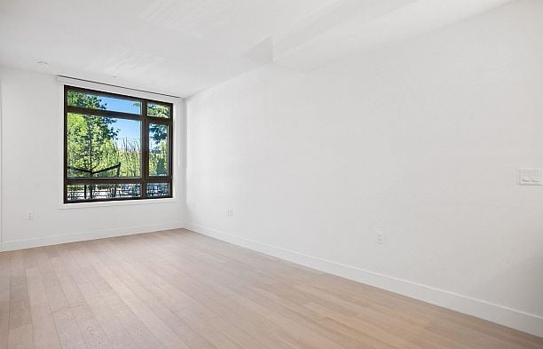 6268 Oak Street Oakridge VW