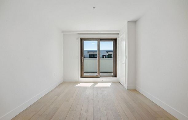 6268 Oak Street Oakridge VW