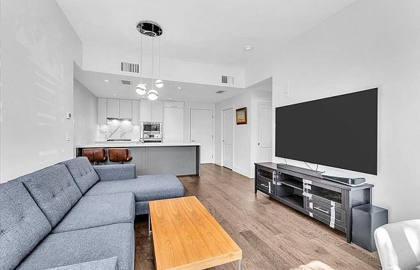 101 7878 Granville Street Marpole