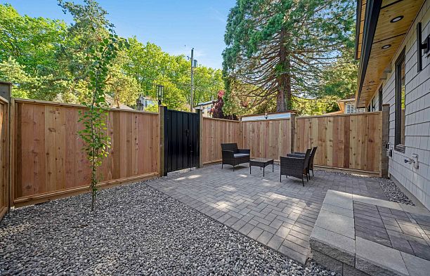 3 3836 W 8th Avenue Point Grey