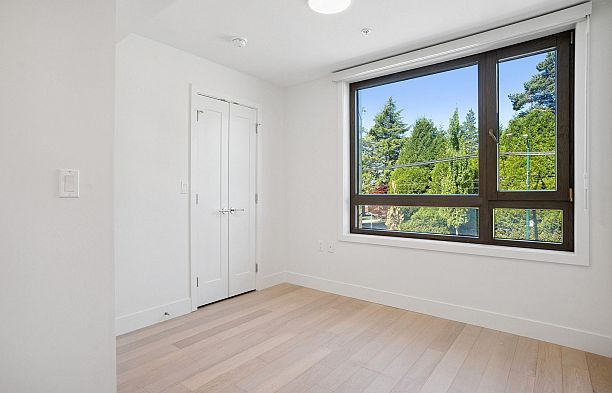 6268 Oak Street Oakridge VW
