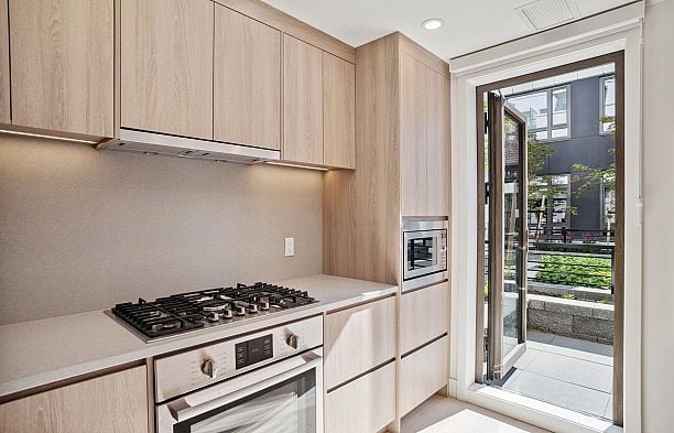 6268 Oak Street Oakridge VW