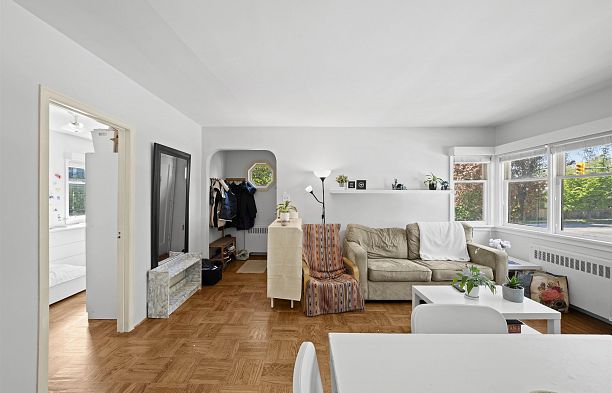 8594 Fremlin Street Marpole