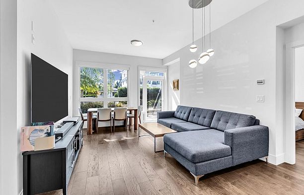 101 7878 Granville Street Marpole
