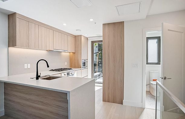 6268 Oak Street Oakridge VW