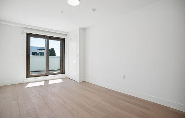 6268 Oak Street Oakridge VW