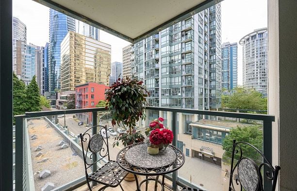 806 1238 Melville Street Coal Harbour