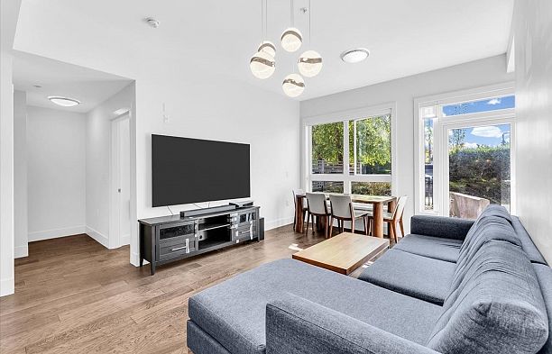101 7878 Granville Street Marpole