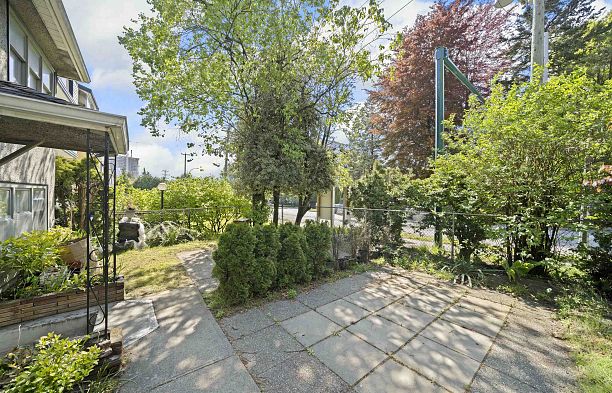8594 Fremlin Street Marpole