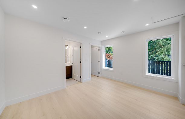 3 3836 W 8th Avenue Point Grey