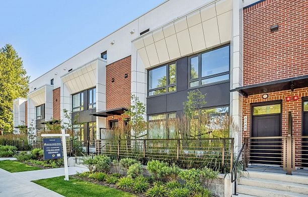 6268 Oak Street Oakridge VW
