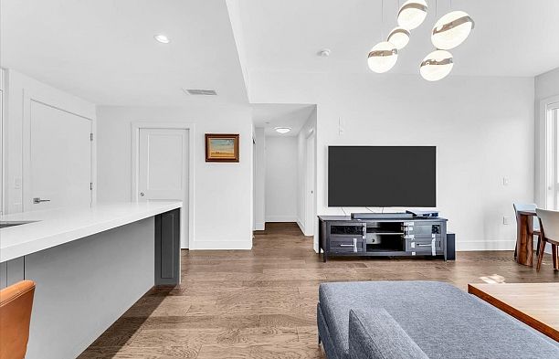 101 7878 Granville Street Marpole