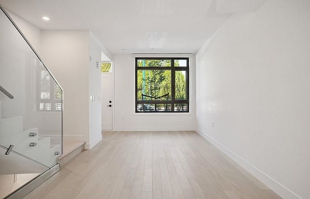 6268 Oak Street Oakridge VW